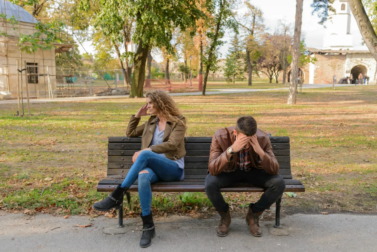 The 10-Minute De-Escalation Script: What to Say When It Heats Up